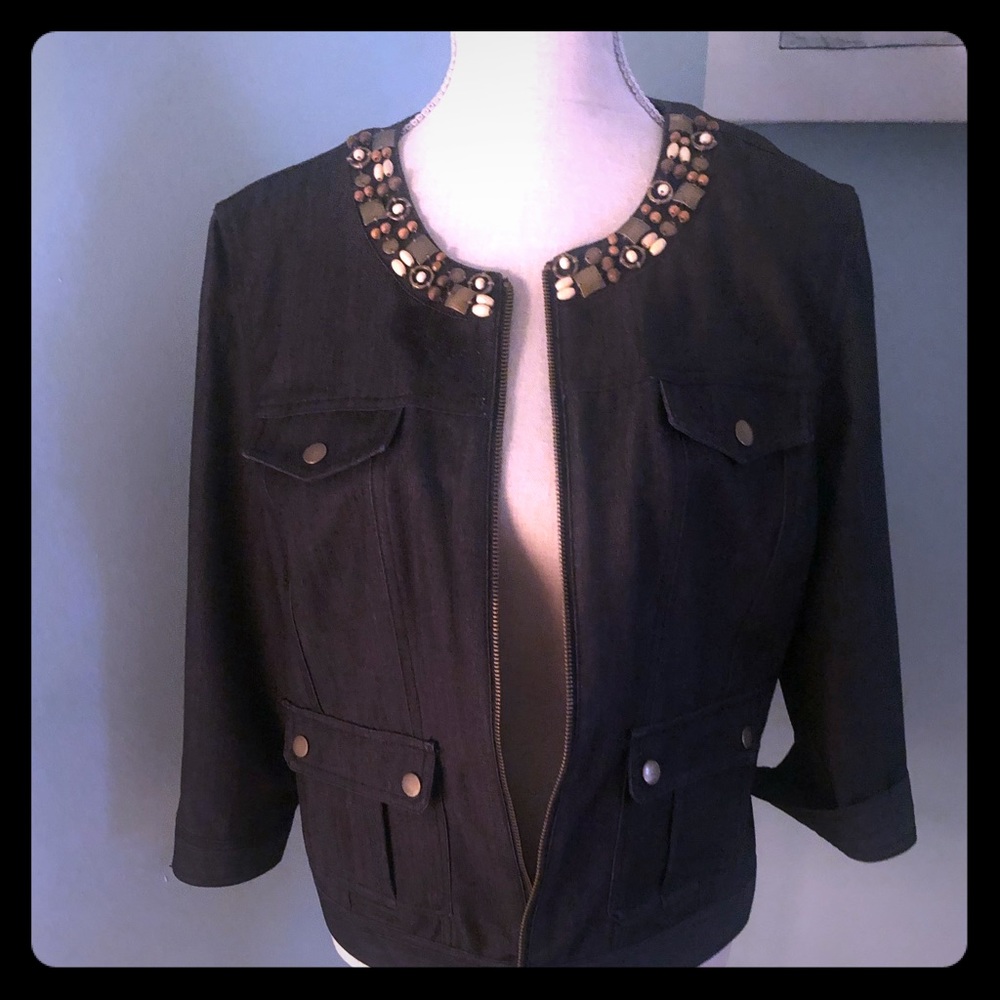 Black denim jean jacket with 3/4 sleeve w/pockets